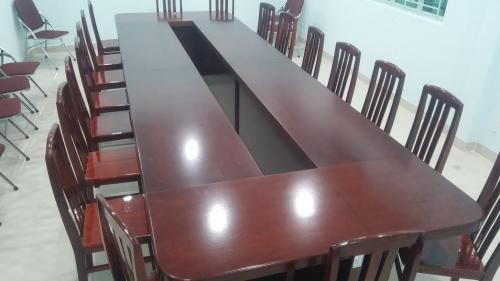 Bàn họp Xuân Hòa giá tốt, miễn phí giao lắp