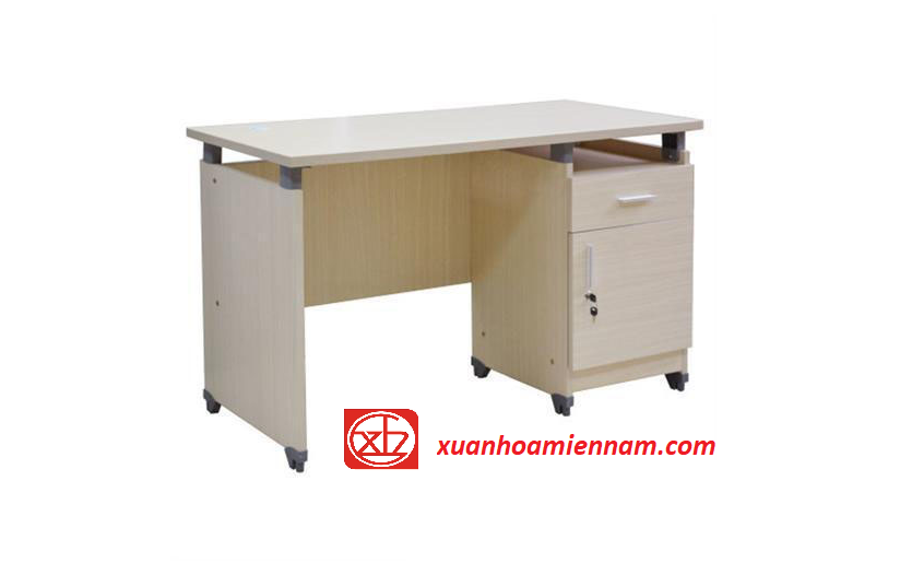 b&agrave;n l&agrave;m việc xu&acirc;n h&ograve;a