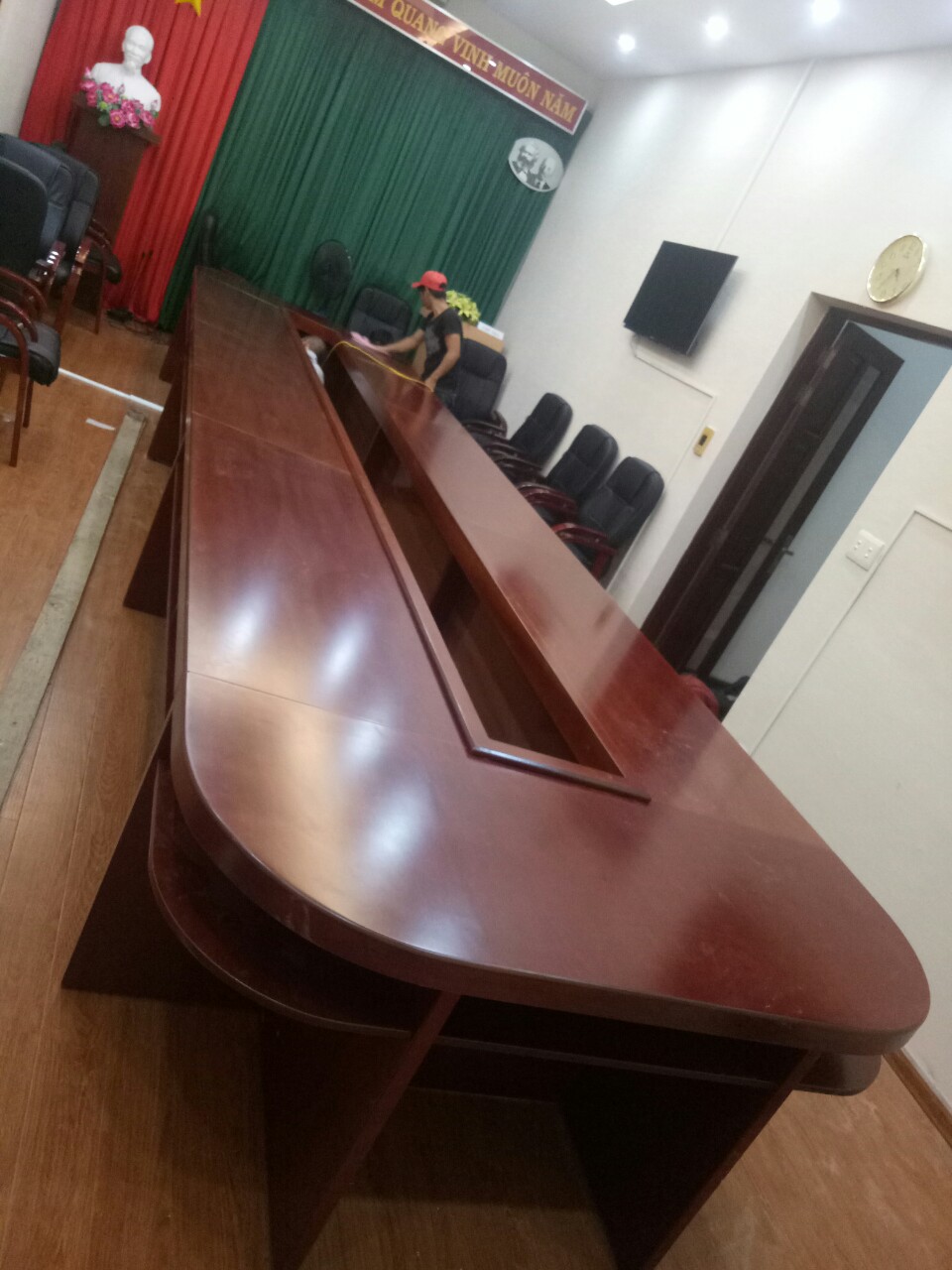 b&agrave;n họp cao cấp hcm