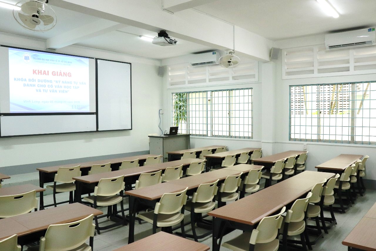 Kết hợp  bàn ghế học sinh vào thiết kế nội thất trường học chuyên nghiệp