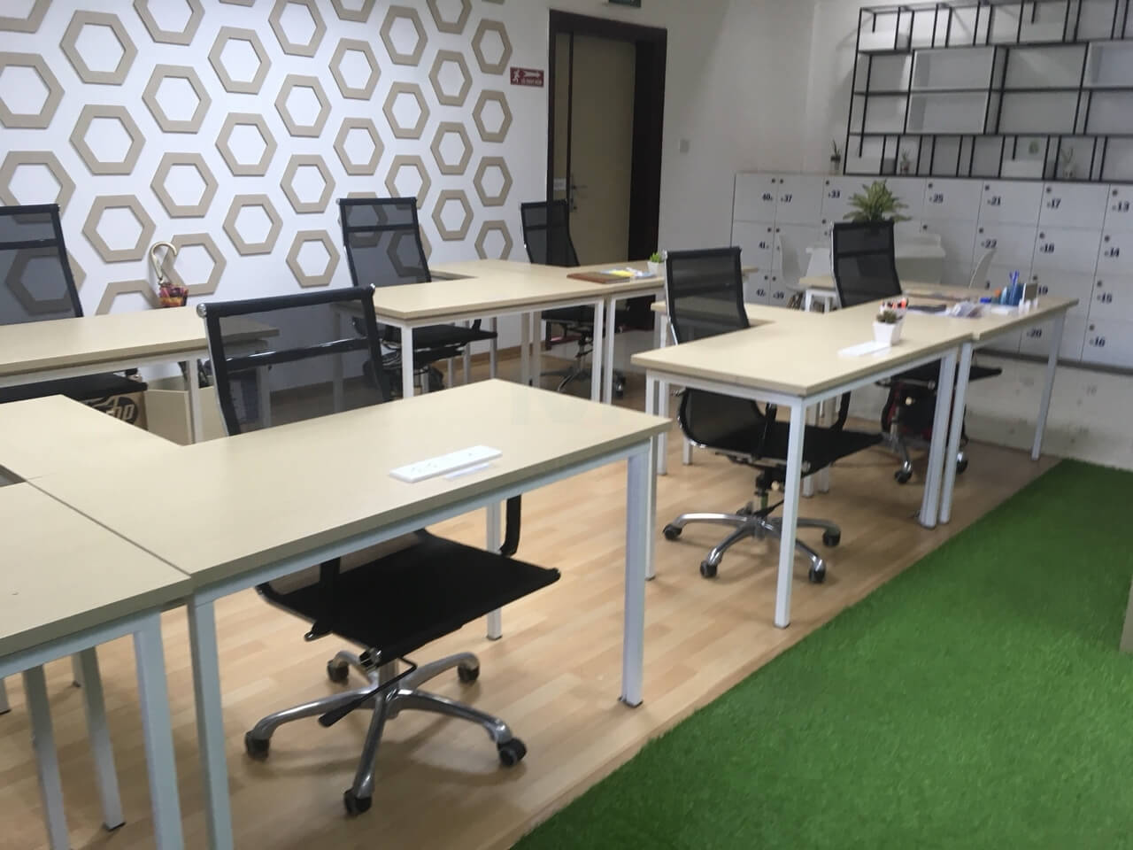 Bàn làm việc giá rẻ có tốt không?