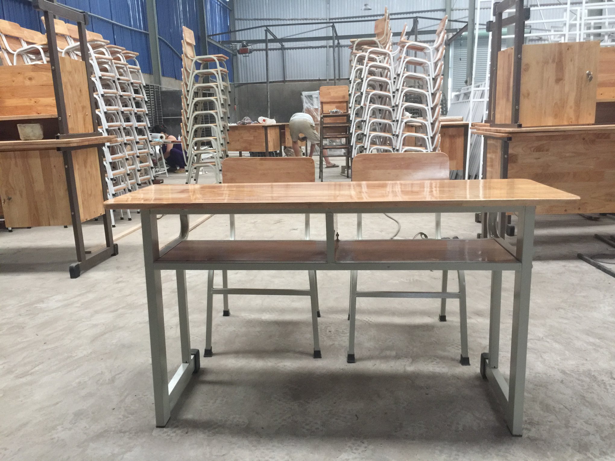 Bàn ghế học sinh gỗ cao su BHSCS2