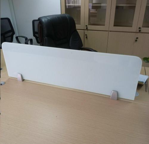 Vách ngăn kính bàn làm việc VNK-08