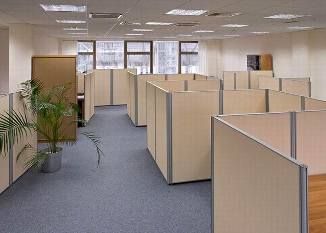 Vách ngăn bàn khung nhôm bọc gỗ PTVNG-01